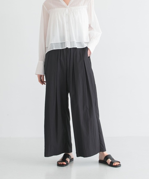 URBAN RESEARCH（アーバンリサーチ）の「『UR TECH』ギャザーワイドパンツ（その他パンツ・レディース・ライトグレー/ブラック/ベージュ系その他/ネイビー・FREE）」の2枚目の写真