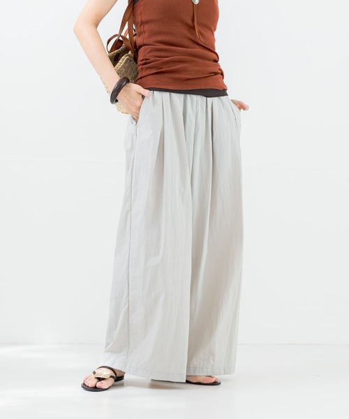 URBAN RESEARCH（アーバンリサーチ）の「『UR TECH』ギャザーワイドパンツ（その他パンツ・レディース・ライトグレー/ブラック/ベージュ系その他/ネイビー・FREE）」の22枚目の写真