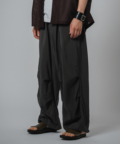 EDIFICE（エディフィス）の「サプルポプリン アーミーオーバーパンツ（その他パンツ・メンズ・スミクロ/ブラック・MEDIUM/LARGE）」の2枚目の写真
