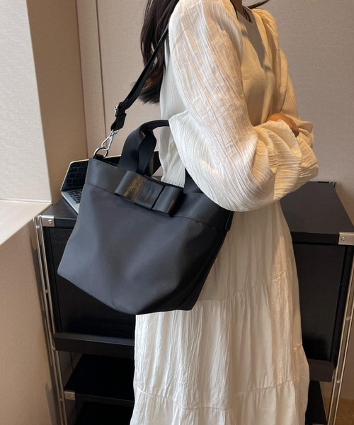 LA VORAGINE(ラ ヴォラジネ)の「2wayリボン付き 3WAY 配色リボンが大人かわいいデイリーハンドバッグ/ショルダーバッグ トートバッグ(トートバッグ・レディース・ベージュ/ブラック/オレンジ・FREE)」の16枚目の写真