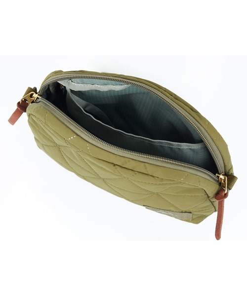 GREGORY（グレゴリー）の「CROSSBODY BAG M SAGE KHAKI / クロスボディバッグM / セージカーキ（ボディバッグ/ウエストポーチ・レディース・カーキ・FREE）」の4枚目の写真