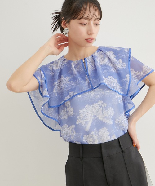 VIS（ビス）の「【WEB限定】ラッフルフリルシアー半袖ブラウス【洗える