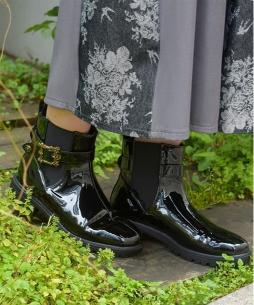 axes femme(アクシーズファム)の「サイドゴアベルトレインブーツ(レインシューズ・レディース・ベージュ/ブラック・MEDIUM/LARGE)」の2枚目の写真