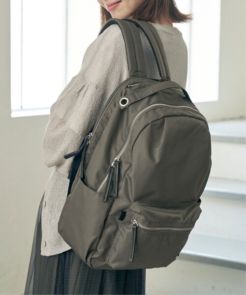 ikka(イッカ)の「【撥水】ナイロン8ポケットリュック(バックパック/リュック・レディース・ブラック/グレー/ベージュ・FREE)」の2枚目の写真