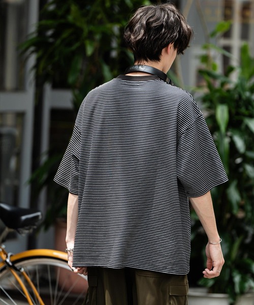 Rocky Monroe(ロッキーモンロー)の「オーバーサイズマイクロボーダー半袖Tシャツ(Tシャツ/カットソー・メンズ・ホワイト/ブラック/ネイビー・XL/L/M)」の9枚目の写真
