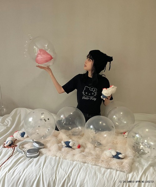 AS KNOW AS plus（アズノゥアズプラス）の「◎50th ハローキティ コラボレーションＴシャツ（Tシャツ/カットソー・レディース・オフホワイト/サックスブルー/ブラック/ピンク・FREE）」の9枚目の写真