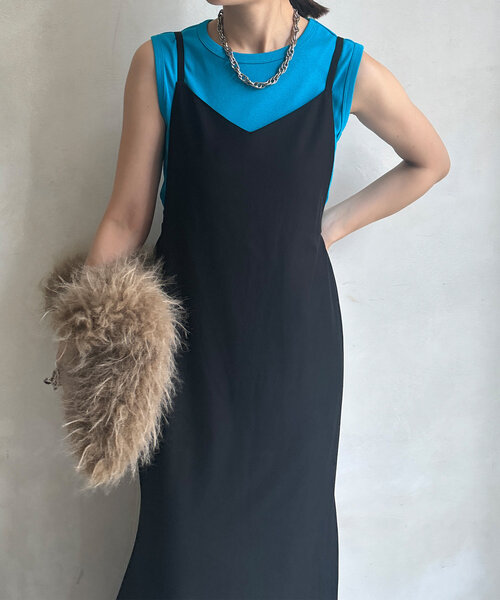 DouDou(ドゥドゥ)の「カラータンク(Tシャツ/カットソー・レディース・ベージュ/レッド/ブラック/ブルー/オフホワイト/オレンジ・FREE)」の4枚目の写真