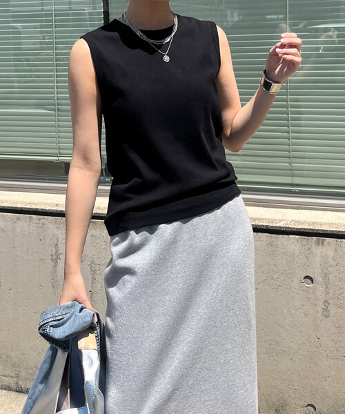 DouDou(ドゥドゥ)の「カラータンク(Tシャツ/カットソー・レディース・ベージュ/レッド/ブラック/ブルー/オフホワイト/オレンジ・FREE)」の22枚目の写真