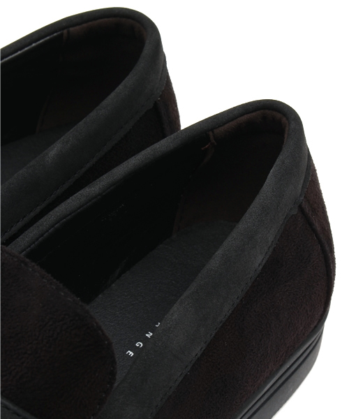 VENCEEXCHANGE(ヴァンスエクスチェンジ)の「総柄ローファースニーカー(ローファー・メンズ・ブラック/ブルー・MEDIUM/LARGE)」の8枚目の写真