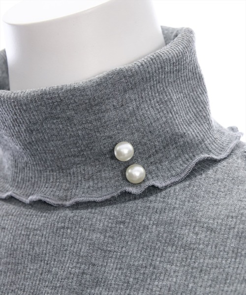 clear（クリア）の「パール付きメロウトップス [着回し抜群 大人フェミニン]≪2024AW新作≫（Tシャツ/カットソー・レディース・アイボリー/グレー/ブラック・F）」の8枚目の写真
