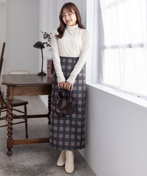 clear（クリア）の「パール付きメロウトップス [着回し抜群 大人フェミニン]≪2024AW新作≫（Tシャツ/カットソー・レディース・アイボリー/グレー/ブラック・F）」の21枚目の写真