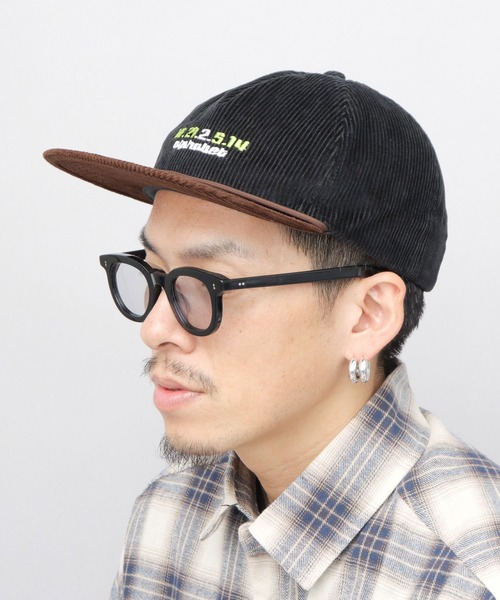 Ruben(ルーベン)の「コーデユロイ バイカラー フラットバイザー トラッカーキャップ(キャップ・メンズ・ブラック/グレー・FREE)」の3枚目の写真