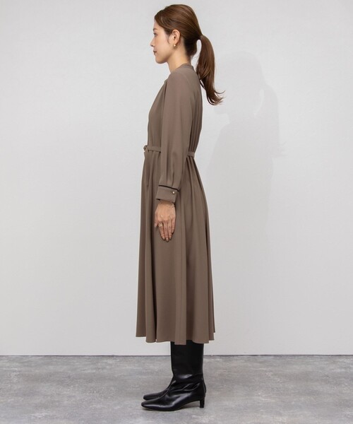 NOLLEY’S Sophi(ノーリーズソフィ)の「ウォッシャブル配色パイピングベルト付ワンピース(ワンピース・レディース・カーキ/ブラック・36/38)」の16枚目の写真