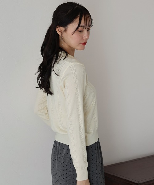 ワンポイントリボン刺繍ケーブルニット（ニット/セーター）｜BLUEEAST