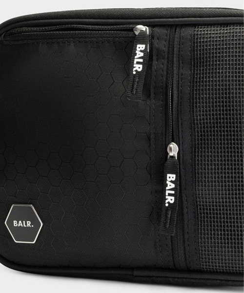 BALR.（ボーラー）の「BALR. HEXAGON SHOULDER BAG（ショルダーバッグ・メンズ・ブラック/カーキ・FREE）」の3枚目の写真