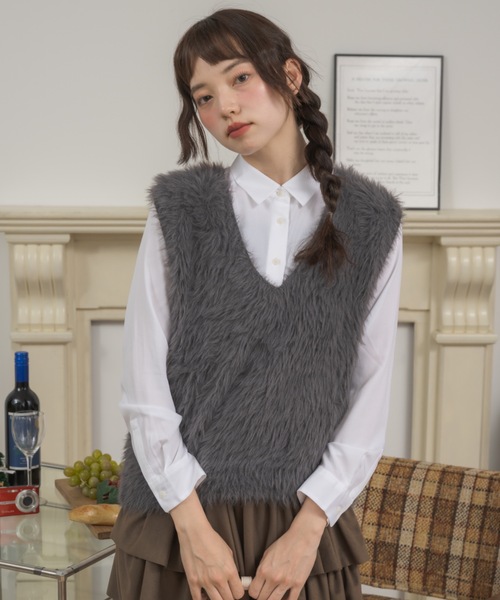 Birthday room（バースデイルーム）の「フェザーヤーンニットベスト / shaggy knit vest（ベスト・レディース・チャコールグレー/アイボリー・FREE）」の2枚目の写真