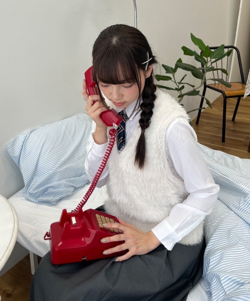 Birthday room（バースデイルーム）の「フェザーヤーンニットベスト / shaggy knit vest（ベスト・レディース・チャコールグレー/アイボリー・FREE）」の6枚目の写真