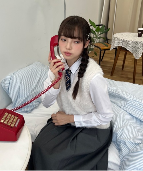 Birthday room（バースデイルーム）の「フェザーヤーンニットベスト / shaggy knit vest（ベスト・レディース・チャコールグレー/アイボリー・FREE）」の7枚目の写真