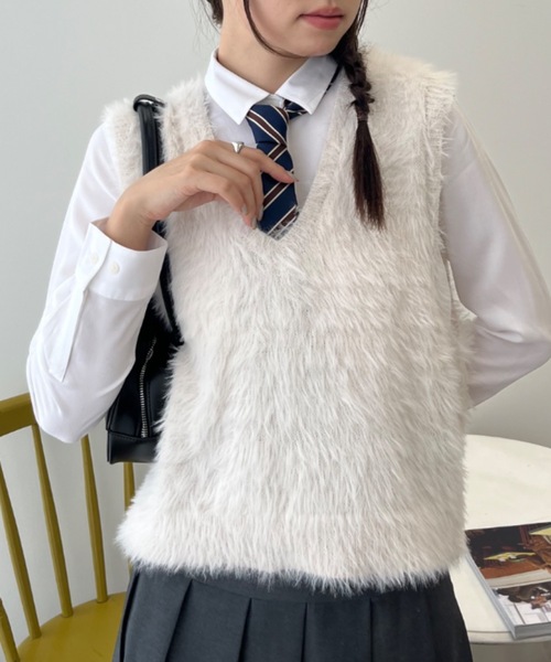 Birthday room（バースデイルーム）の「フェザーヤーンニットベスト / shaggy knit vest（ベスト・レディース・チャコールグレー/アイボリー・FREE）」の20枚目の写真