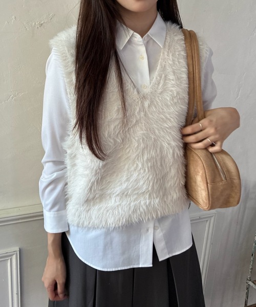 Birthday room（バースデイルーム）の「フェザーヤーンニットベスト / shaggy knit vest（ベスト・レディース・チャコールグレー/アイボリー・FREE）」の17枚目の写真