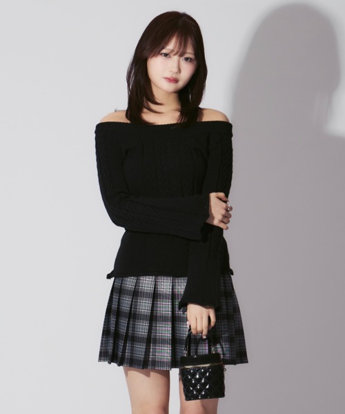 超美品 セール】Off Shoulder Cable Knit / オフショルダーニット トップス