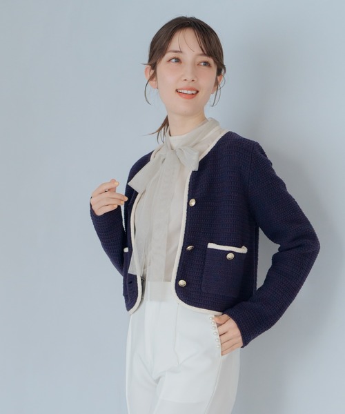 MISCH MASCH（ミッシュマッシュ）の「2025春夏新作 金釦ブレードニットジャケット（ノーカラージャケット・レディース・ホワイト/ネイビー・ﾌﾘ-）」の4枚目の写真