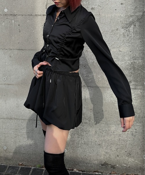 jiasecond.(ジアセカンド)の「【jiasecond.】シャーリングシャツ/ トップス シャツ シャーリング コード クロップド ショート 羽織り ブラック ブルー ZOZOTOWN限定(シャツ/ブラウス・レディース・ブラック/ブルー・FREE)」の4枚目の写真