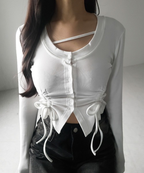 me+em select(ミームセレクト)の「【 2color / 裏起毛 】ナナメストラップダブルシャーリングリボントップス / naname strap double shirring ribbon tops(Tシャツ/カットソー・レディース・ブラック/ホワイト・FREE)」の2枚目の写真