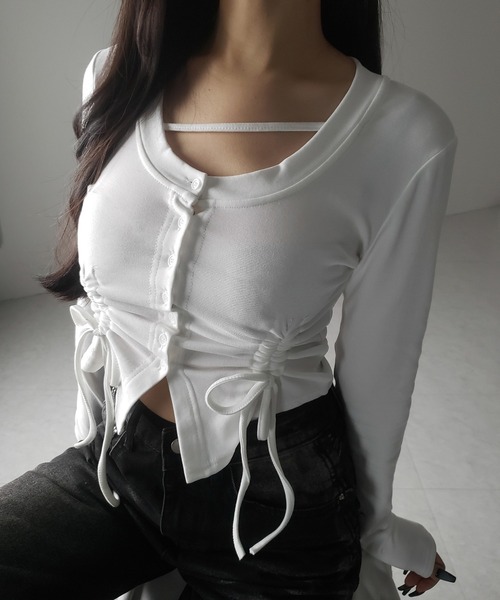 me+em select(ミームセレクト)の「【 2color / 裏起毛 】ナナメストラップダブルシャーリングリボントップス / naname strap double shirring ribbon tops(Tシャツ/カットソー・レディース・ブラック/ホワイト・FREE)」の5枚目の写真