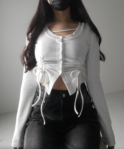 me+em select(ミームセレクト)の「【 2color / 裏起毛 】ナナメストラップダブルシャーリングリボントップス / naname strap double shirring ribbon tops(Tシャツ/カットソー・レディース・ブラック/ホワイト・FREE)」の7枚目の写真