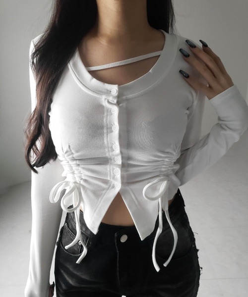 me+em select(ミームセレクト)の「【 2color / 裏起毛 】ナナメストラップダブルシャーリングリボントップス / naname strap double shirring ribbon tops(Tシャツ/カットソー・レディース・ブラック/ホワイト・FREE)」の11枚目の写真