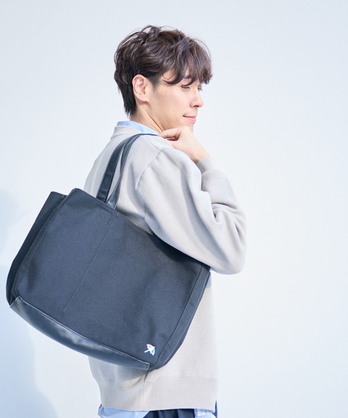 Arnold Palmer（アーノルドパーマー）の「パーテーション シェア ラージトート（トートバッグ・レディース・アイボリー/インディゴブルー/ブラック・F）」の3枚目の写真