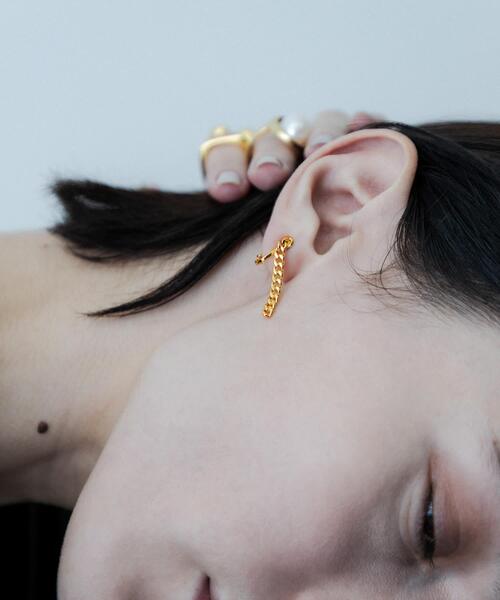 SMELLY(スメリー)の「SMELLY so’ asymmetry chain earring(イヤリング・レディース・ゴールド・-)」の2枚目の写真