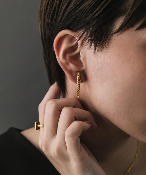 SMELLY(スメリー)の「SMELLY so’ asymmetry chain earring(イヤリング・レディース・ゴールド・-)」の5枚目の写真