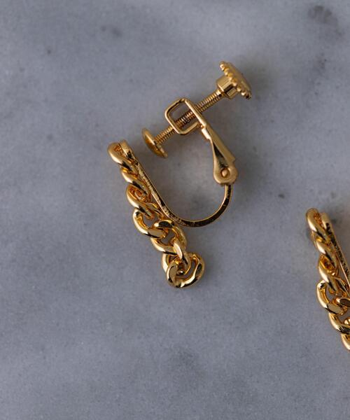 SMELLY(スメリー)の「SMELLY so’ asymmetry chain earring(イヤリング・レディース・ゴールド・-)」の7枚目の写真
