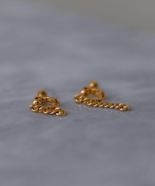 SMELLY(スメリー)の「SMELLY so’ asymmetry chain earring(イヤリング・レディース・ゴールド・-)」の8枚目の写真