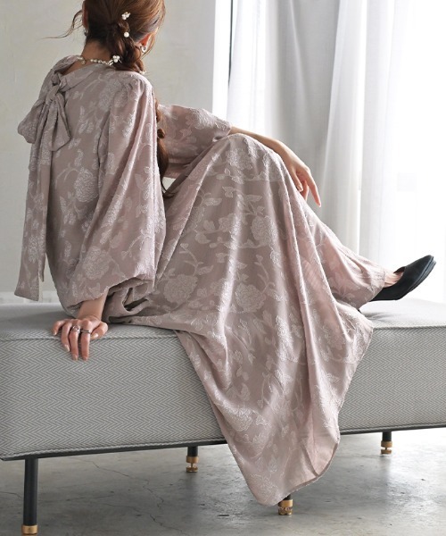 HUG.U(ハグユー)の「シワになりにくい お呼ばれワンピース 選べる2丈(ワンピース・レディース・ライトブルー/ブラック/ラベンダー/ピンクベージュ・レギュラー丈/トール丈)」の1枚目の写真