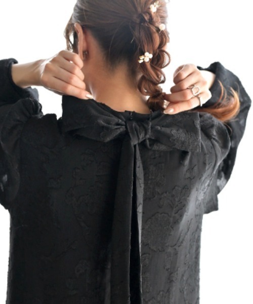 HUG.U(ハグユー)の「シワになりにくい お呼ばれワンピース 選べる2丈(ワンピース・レディース・ライトブルー/ブラック/ラベンダー/ピンクベージュ・レギュラー丈/トール丈)」の13枚目の写真