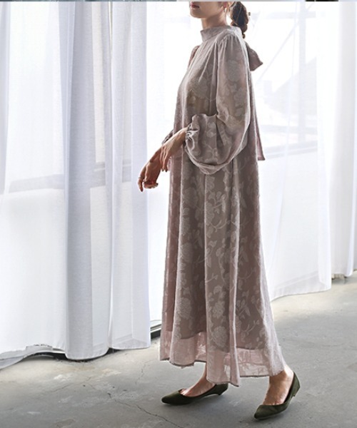 HUG.U(ハグユー)の「シワになりにくい お呼ばれワンピース 選べる2丈(ワンピース・レディース・ライトブルー/ブラック/ラベンダー/ピンクベージュ・レギュラー丈/トール丈)」の16枚目の写真