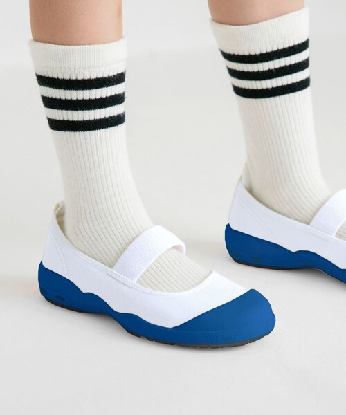 BRANSHES（ブランシェス）の「【アサヒドライスクール007EC】上履き（スリッポン・キッズ・ホワイト/ネイビー・23.0cm/19.0cm/21.0cm/22.0cm/18.0cm/20.0cm）」の2枚目の写真