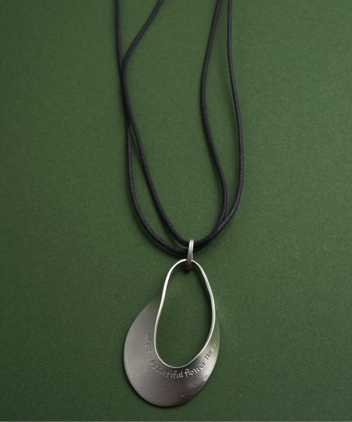 loni（ロニ）の「Letterring Leaf Plate Necklace（ネックレス・レディース・ゴールド/シルバー・FREE）」の2枚目の写真