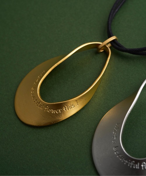 loni（ロニ）の「Letterring Leaf Plate Necklace（ネックレス・レディース・ゴールド/シルバー・FREE）」の10枚目の写真