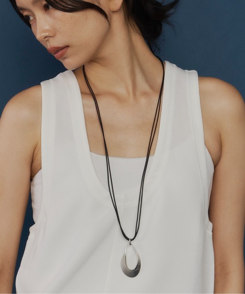 loni（ロニ）の「Letterring Leaf Plate Necklace（ネックレス・レディース・ゴールド/シルバー・FREE）」の16枚目の写真