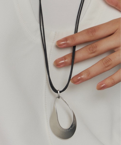 loni（ロニ）の「Letterring Leaf Plate Necklace（ネックレス・レディース・ゴールド/シルバー・FREE）」の17枚目の写真