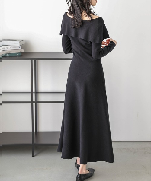 AMELY(エミリー)の「オフショルダーニットフレアワンピース(ワンピース・レディース・グレー/ネイビー/ベージュ/ブラック・フリー)」の6枚目の写真