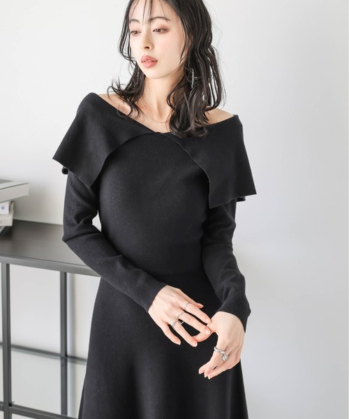 AMELY(エミリー)の「オフショルダーニットフレアワンピース(ワンピース・レディース・グレー/ネイビー/ベージュ/ブラック・フリー)」の8枚目の写真