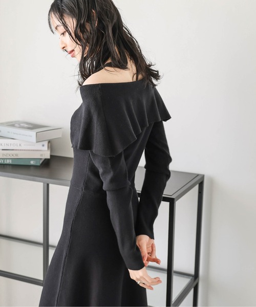 AMELY(エミリー)の「オフショルダーニットフレアワンピース(ワンピース・レディース・グレー/ネイビー/ベージュ/ブラック・フリー)」の10枚目の写真