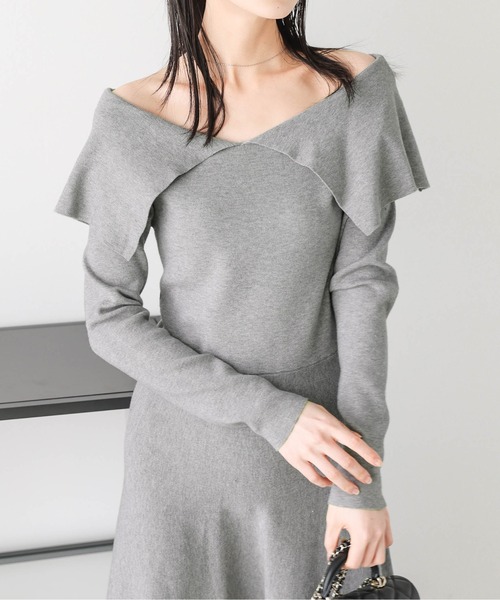 AMELY(エミリー)の「オフショルダーニットフレアワンピース(ワンピース・レディース・グレー/ネイビー/ベージュ/ブラック・フリー)」の13枚目の写真
