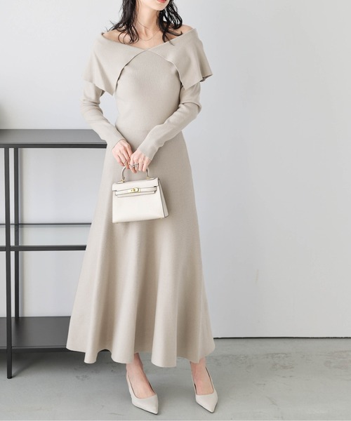 AMELY(エミリー)の「オフショルダーニットフレアワンピース(ワンピース・レディース・グレー/ネイビー/ベージュ/ブラック・フリー)」の17枚目の写真
