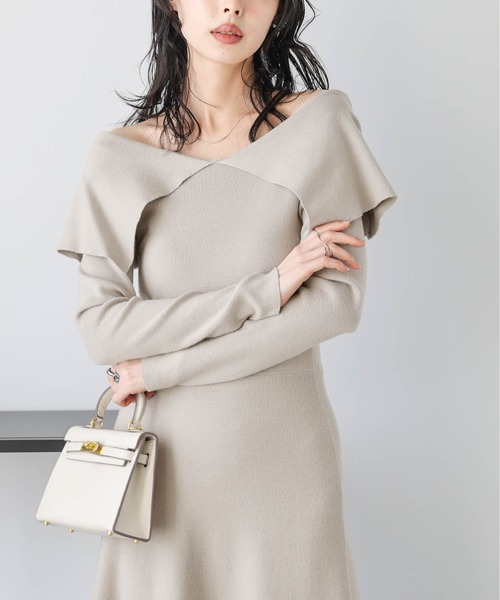 AMELY(エミリー)の「オフショルダーニットフレアワンピース(ワンピース・レディース・グレー/ネイビー/ベージュ/ブラック・フリー)」の18枚目の写真